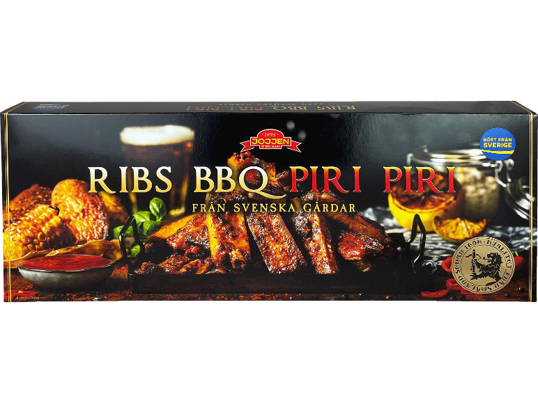 Låda med BBQ Piri Piri revbensspjäll med grillad majs och sås.
