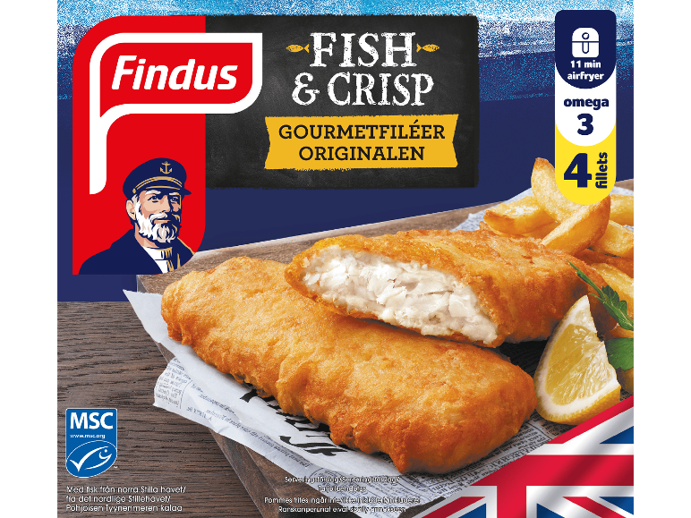 Krispiga panerade fiskfiléer med pommes frites, citron och förpackningstext.