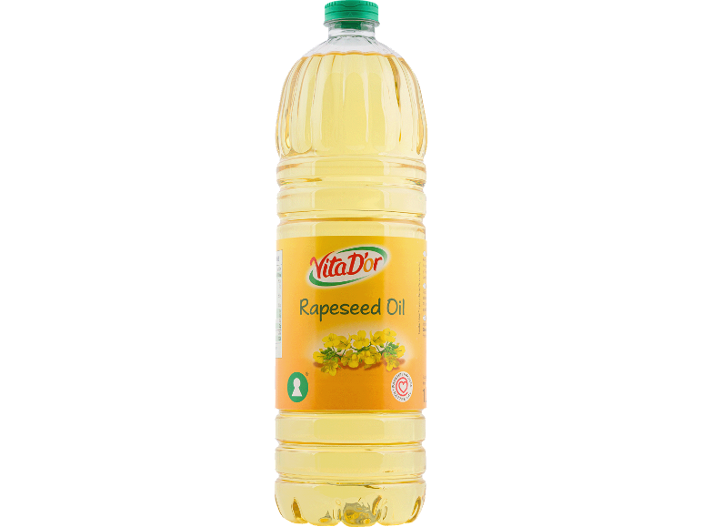Flaska rapsolja med etiketten 'Rapeseed Oil' och rapsblommor.