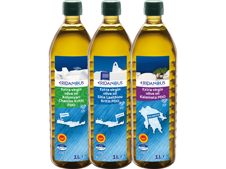 Tre flaskor grekisk extra jungfruolivolja från olika regioner.