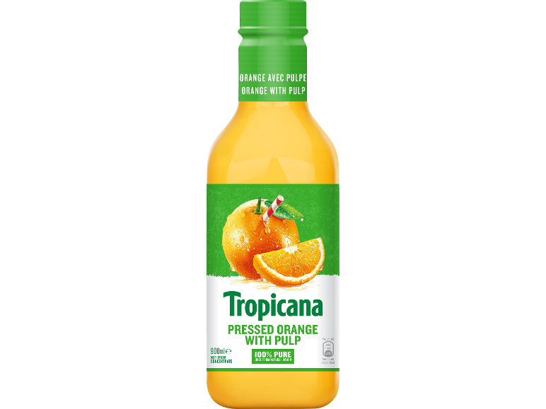 Apelsinjuiceflaska med grön etikett, med apelsiner och text om fruktkött.
