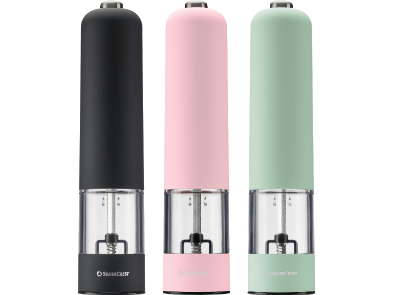 Tre elektriska salt- eller pepparkvarnar i svart, rosa och mintgrön.