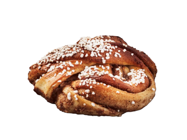 En kanelbulle toppad med pärlsocker.