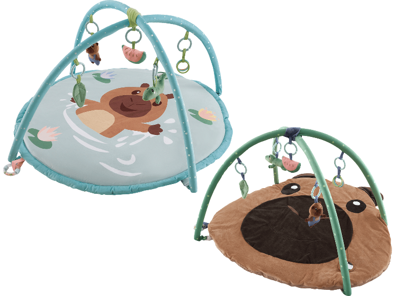 Två babygym, ett med bävermotiv och ett med hundmotiv, med leksaker.