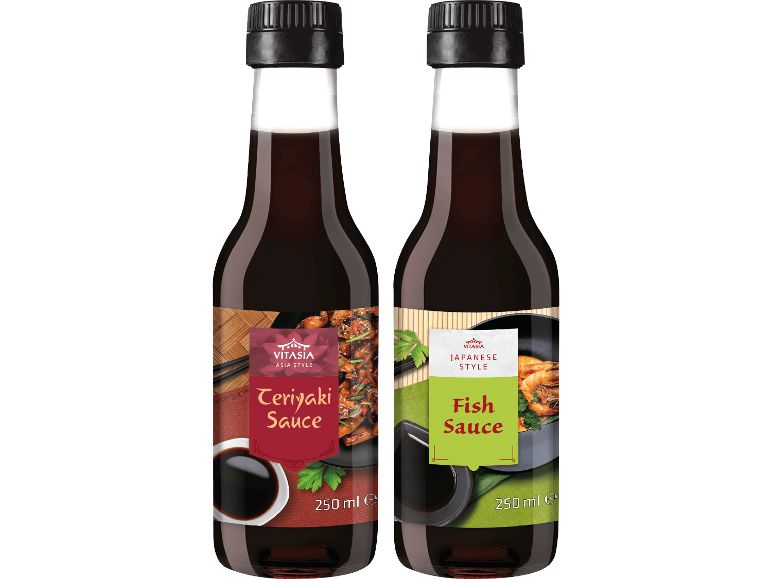 Två asiatiska såser: teriyaki och fisksås, båda i 250 ml flaskor.