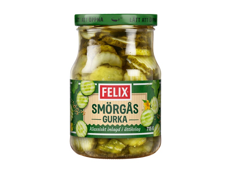 Burk med skivad smörgåsgurka med grön etikett, där det står 'LÄTT ATT ÖPPNA'.