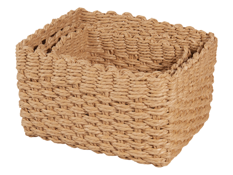 Flätad korg av naturfiber för förvaring