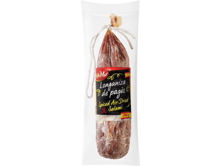 Förpackad kryddig lufttorkad salami, med etiketten 'Longaniza de pagès' och 'Spiced Air-Dried Salami'