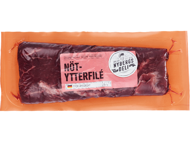 Vakuumförpackad marinerad nötytterfilé med rosa etikett och kocklogotyp.