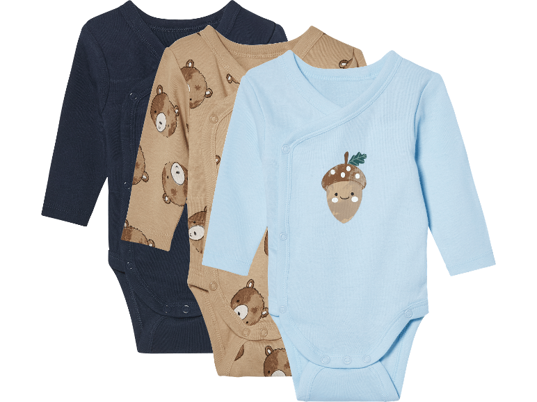 Tre långärmade babybodys: ljusblå med ekollon, beige med björnar och mörkblå.