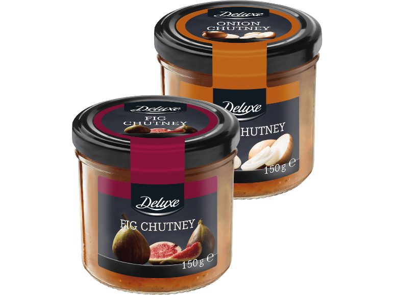 Burkar med fikon- och lökchutney på en mörk bakgrund.