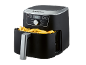 Svart digital airfryer med pommes frites och kontrollpanel.