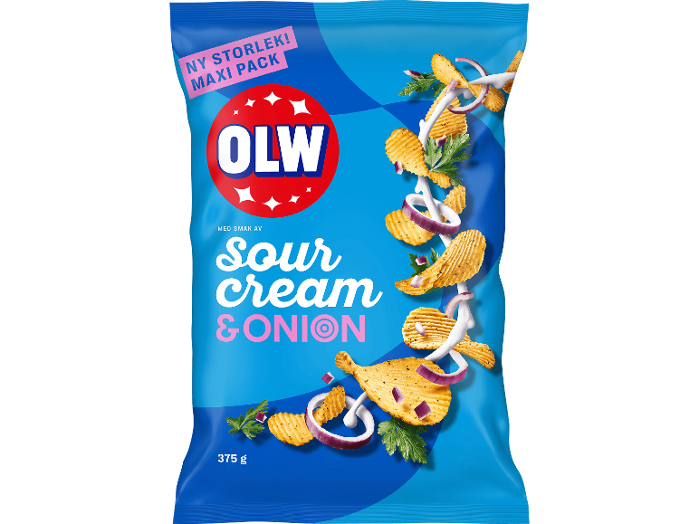 En påse med chips med smak av sourcream och lök, 375 g.