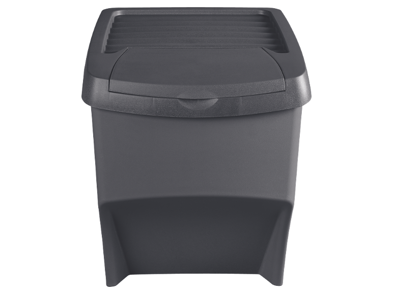 Mörkgrå plastförvaringslåda med lock på svart bakgrund.