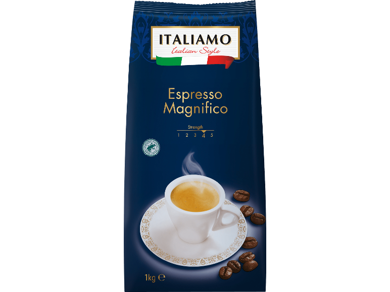 1 kg italienskt espressokaffepaket med en ångande kopp kaffe.