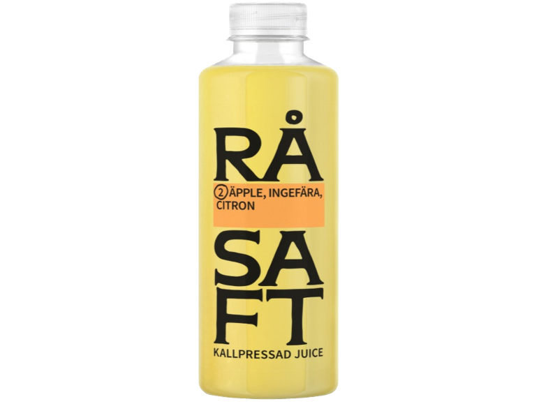 Gul juiceflaska med etiketten 'RÅ SAFT' och 'ÄPPLE, INGEFÄRA, CITRON'.