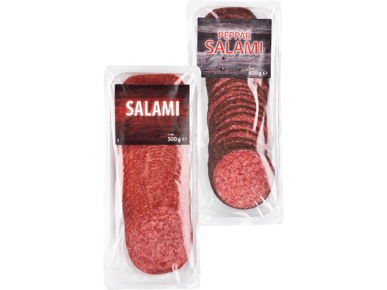 Två förpackningar skivad salami, en 500g och en 450g, med mörk träetikett och texten 'SALAMI'.