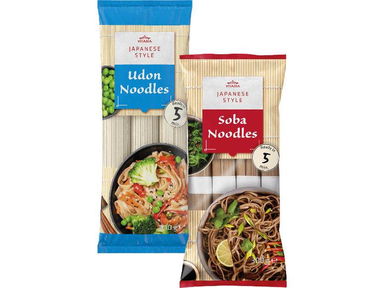 Två förpackningar japanska nudlar, Udon och Soba, båda klara på 5 minuter.