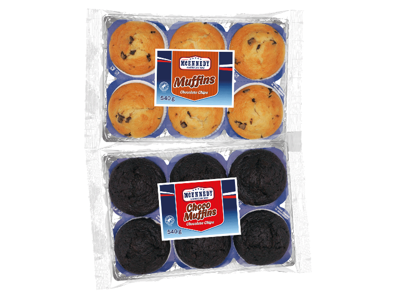 Två förpackningar chokladmuffins, en ljus och en mörk.