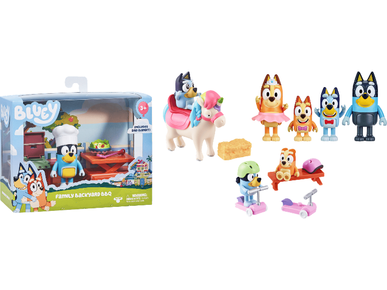 Leksaksset med hundfigurer, ponny, sparkcyklar och grilltillbehör.