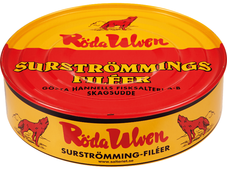 Konserverad surströmmingsfilé med röd varg på gulröd burk.