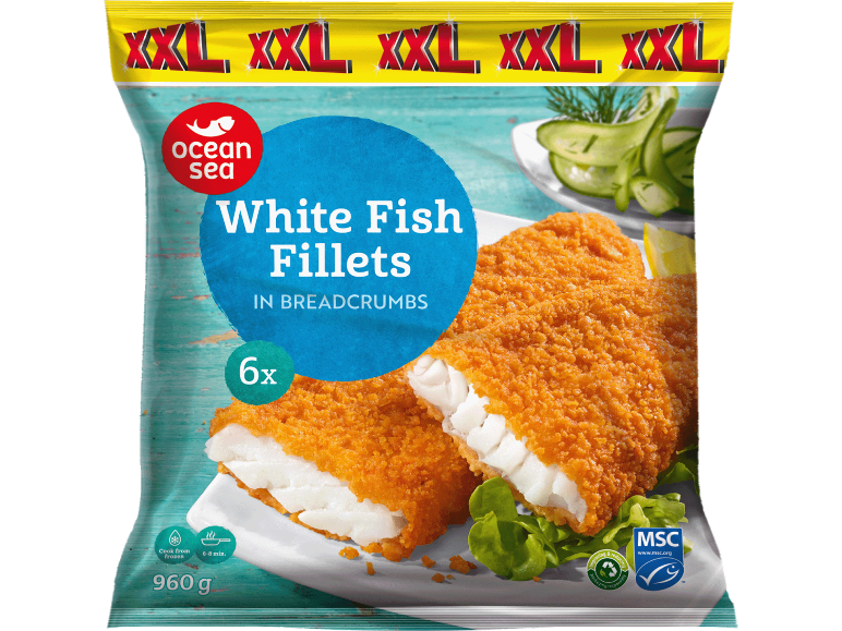 Sex frysta panerade vitfiskfiléer (960g) med hållbarhetslogotyper.