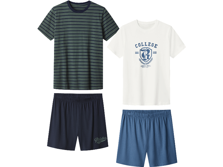 Två sommarpyjamas-set: en randig grön och blå topp med marinblå shorts, och en vit 'COLLEGE'-tryckt topp med blå shorts.