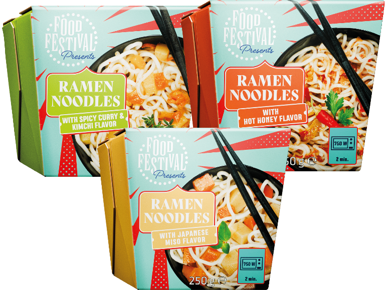 Tre förpackningar ramen-nudlar med olika smaker: kryddig curry och kimchi, het honung och japansk miso.