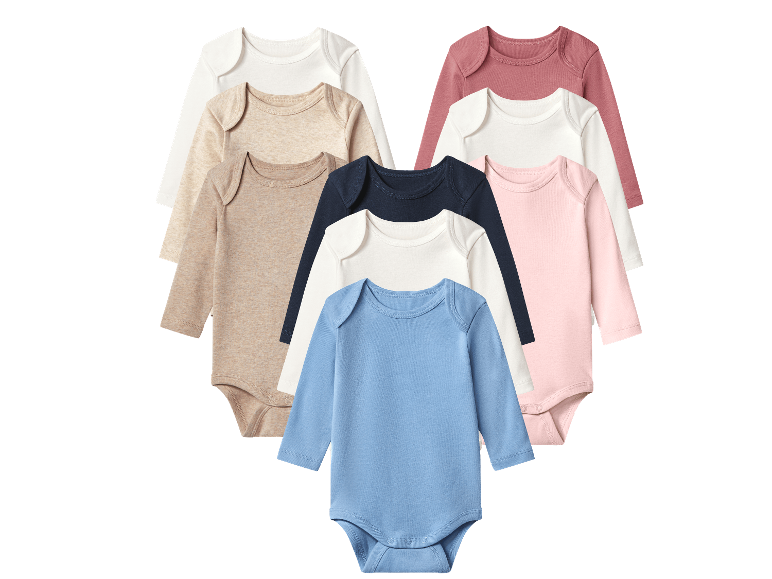 Set med nio långärmade babybodys i olika färger, arrangerade i en hjärtform.