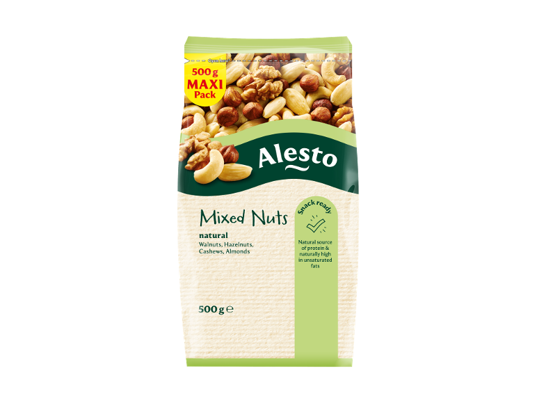 Blandade nötter i en 500g maxiförpackning, inklusive valnötter, hasselnötter, cashewnötter och mandlar.