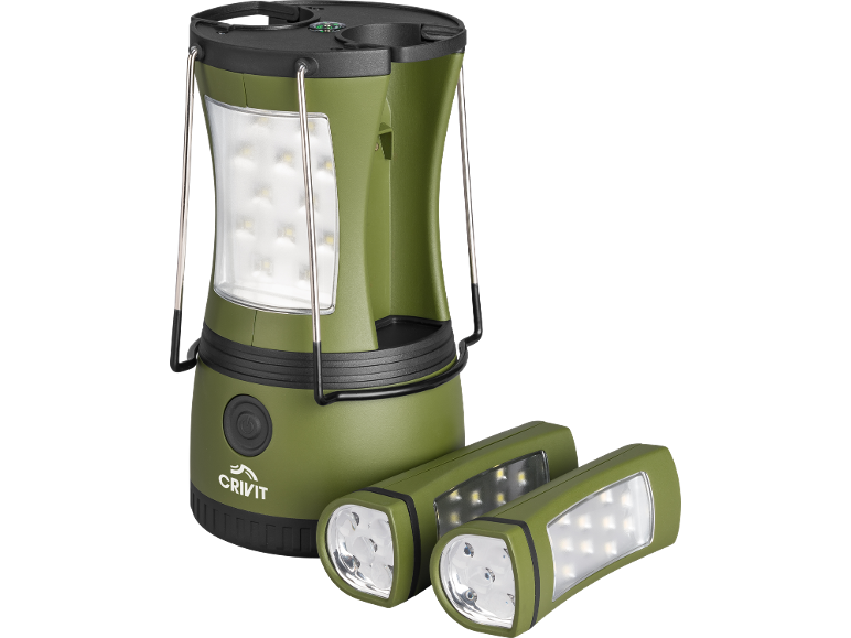 Grön campinglampa med två matchande handficklampor.
