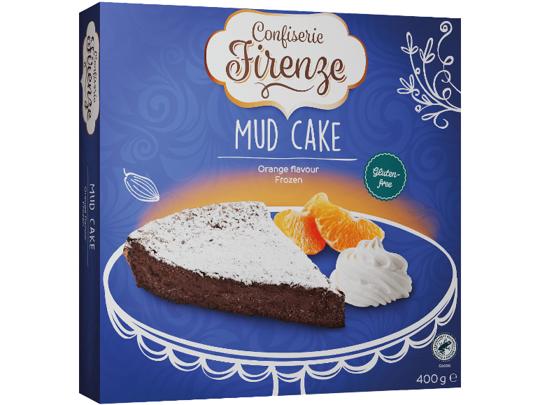 Glutenfri chokladkaka med apelsinsmak, vispgrädde och mandarinklyftor.