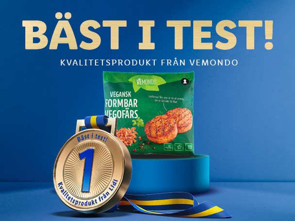En medalj med nummer 1 och texten 'Bäst i test!' bredvid en förpackning med vegansk formbar färs.