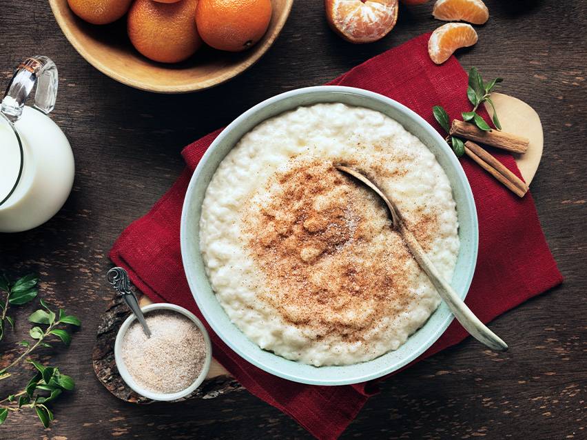 Risgrynsgröt med kanel och mandariner.