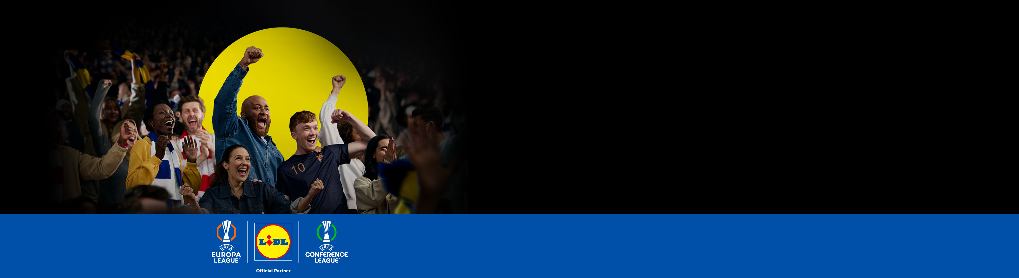 Exalterade fotbollsfans hejar med Lidl och UEFA Europa/Conference League-logotyper.