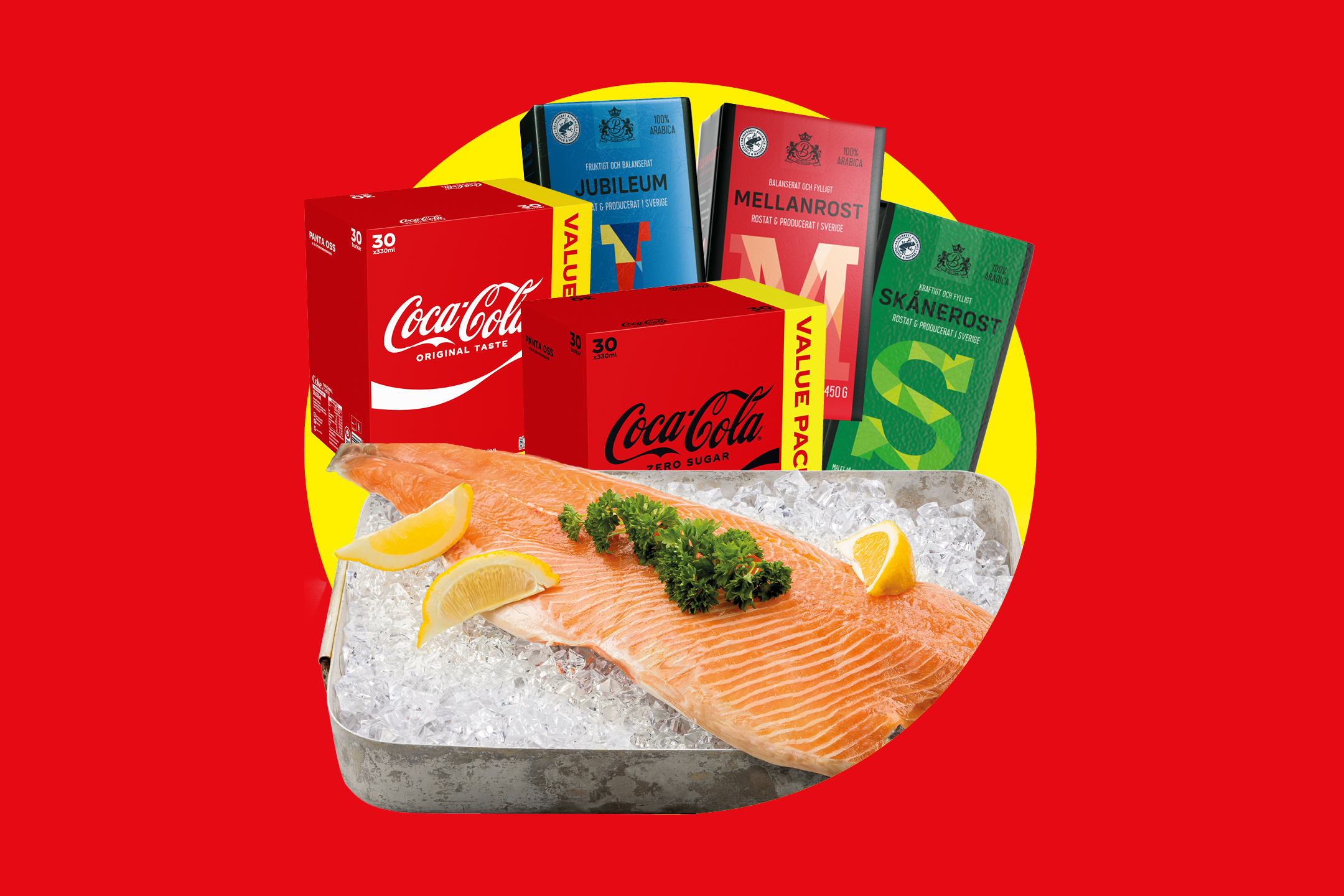 En laxfilé på is med citron och persilja, omgiven av läskförpackningar och kaffepaket.