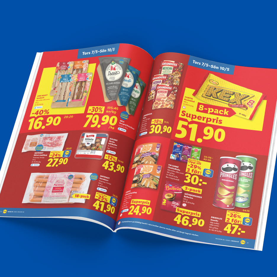 Ett reklamblad med erbjudanden på smörgåsar, ost, pizza, choklad, köttbullar, korv, kyckling, chokladkakor, kakor och chips.