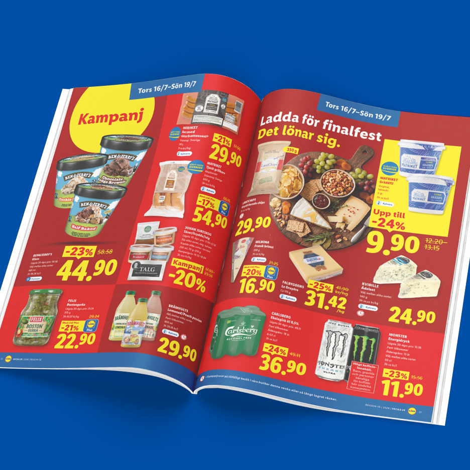 Ett reklamblad med glass, korv, ost, chips, drycker och inlagd gurka.