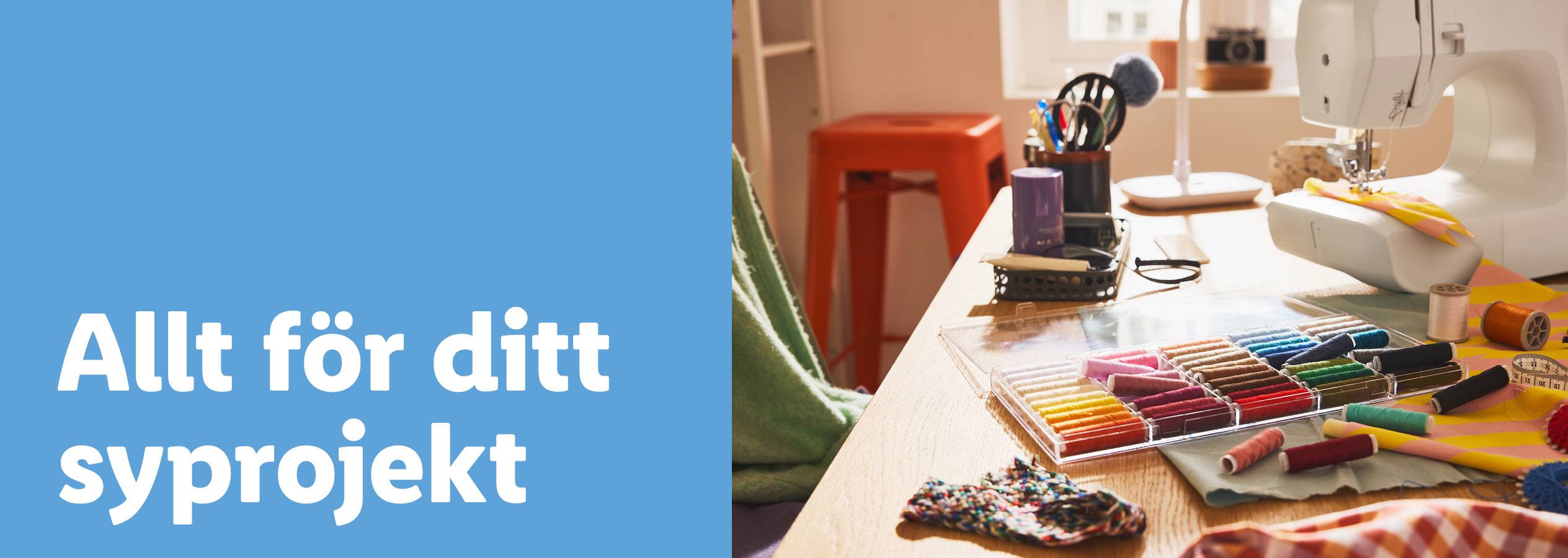 Symaskin och sybehör på ett bord med texten 'Allt för ditt syprojekt'.