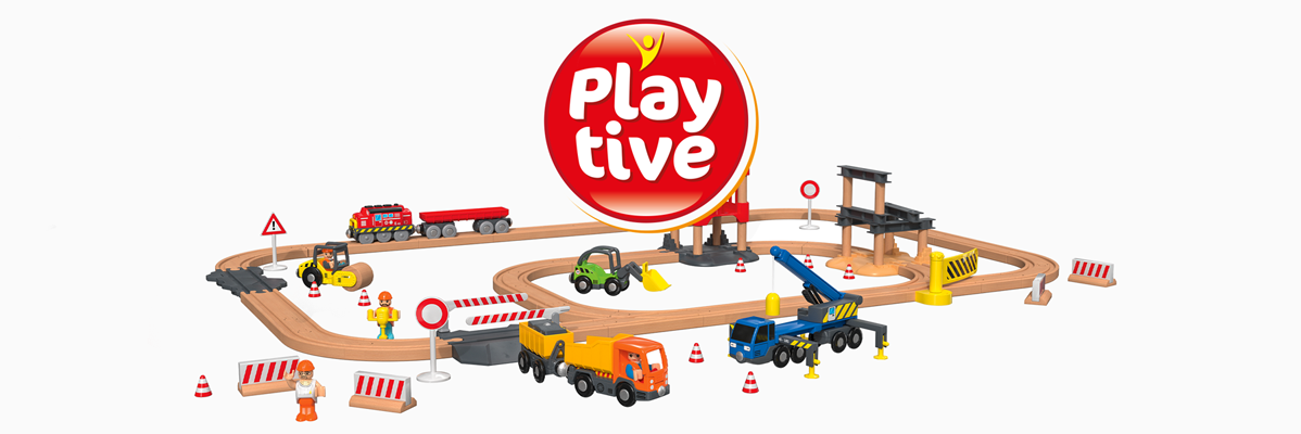 Playtive: tåg, lastbilar och byggarbetsplats i trä.